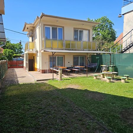ADA 2 Apartmanház Hajduszoboszlo Bagian luar foto