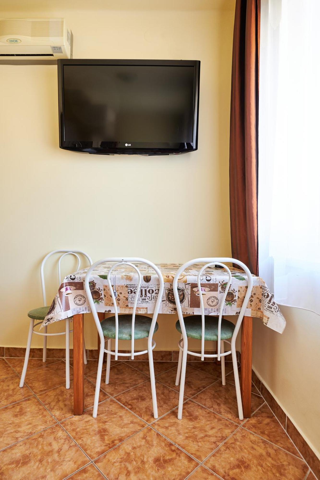 ADA 2 Apartmanház Hajduszoboszlo Bagian luar foto