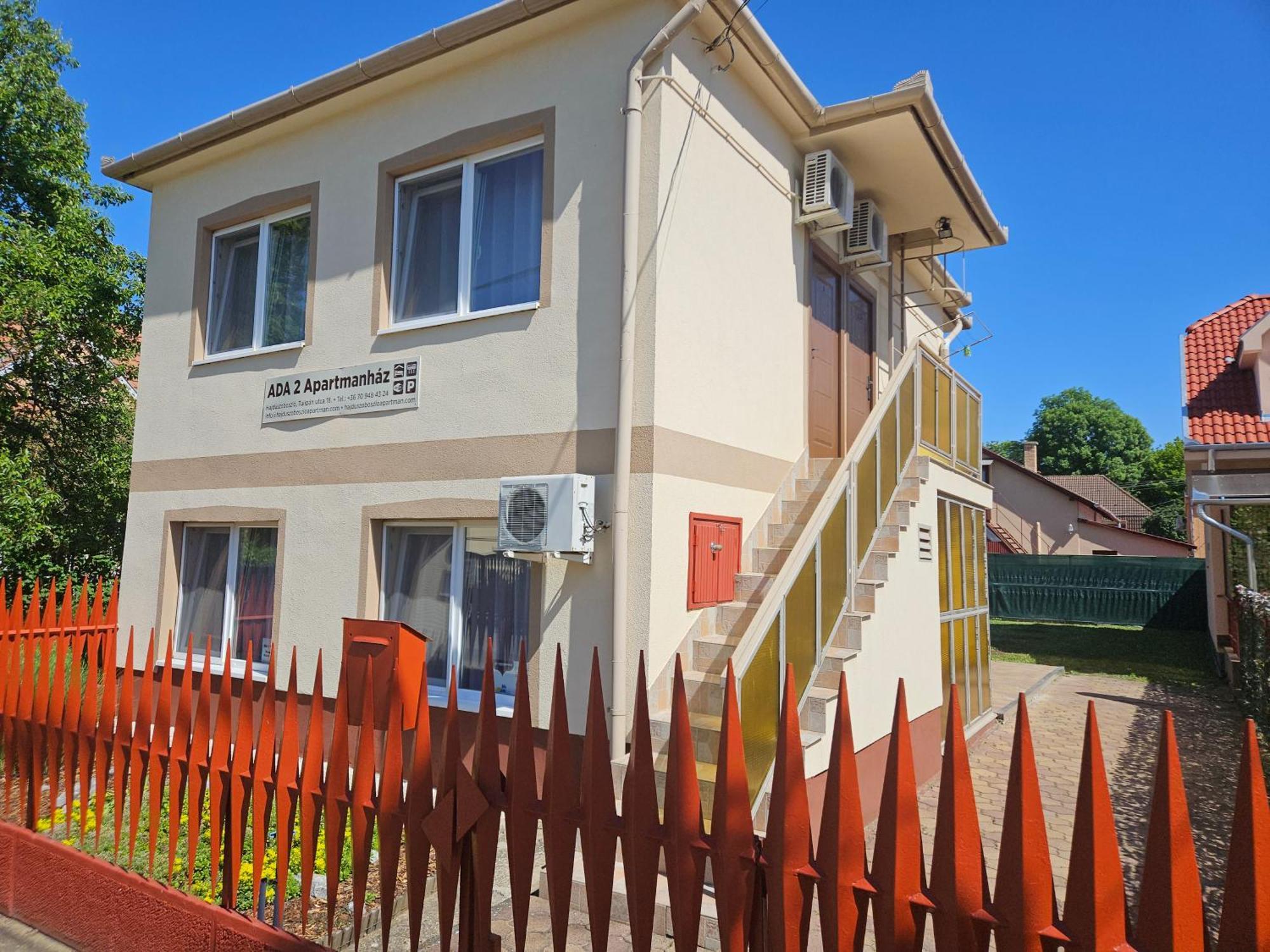ADA 2 Apartmanház Hajduszoboszlo Bagian luar foto