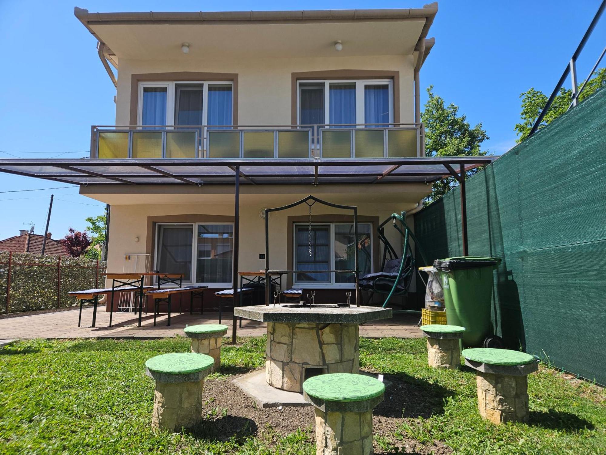 ADA 2 Apartmanház Hajduszoboszlo Bagian luar foto