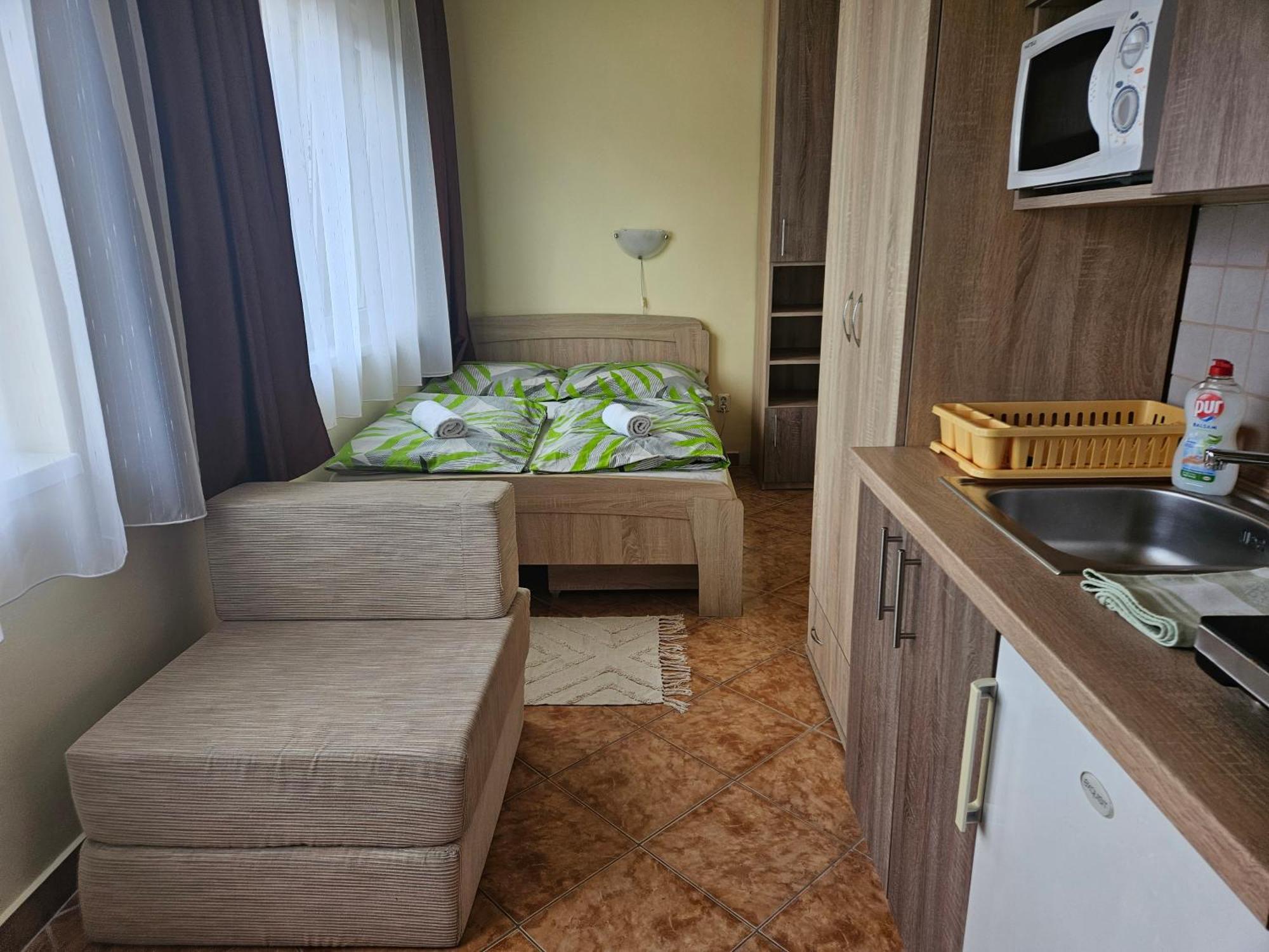 ADA 2 Apartmanház Hajduszoboszlo Bagian luar foto